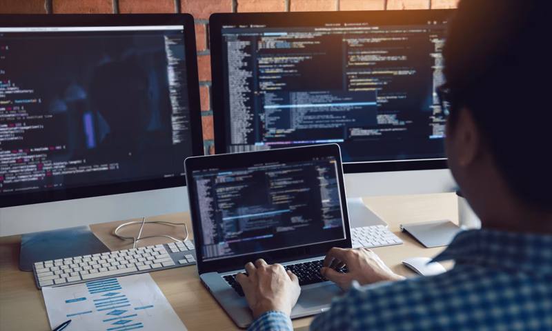 数据科学选型:R与Python如何赋能巫溪网站建设?